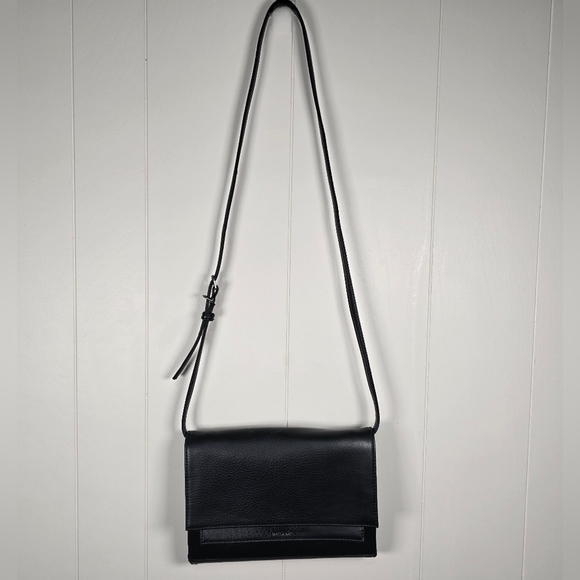 Sleek Matt&Nat Vegan Leather Crossbody Bag - Picture 9 of 9